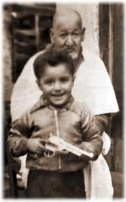 Avec son grand-père